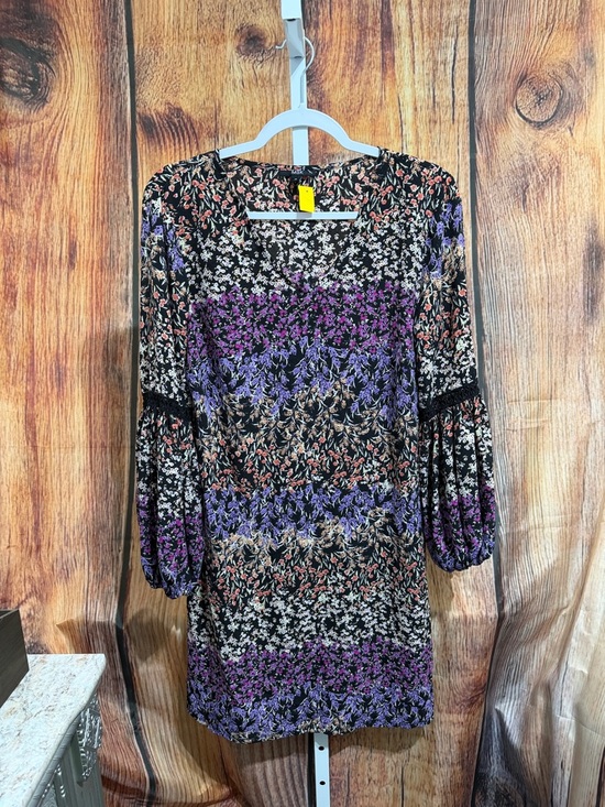 MSK Dresses & Skirts - MSK V-neck Dress Size M lightweight